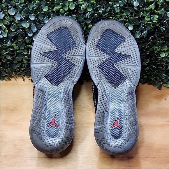 Nike Air Jordan Mars 270 Red & Black Classic Sneakers Women's Size 5.5 Youth 4 - Picture 6 of 9